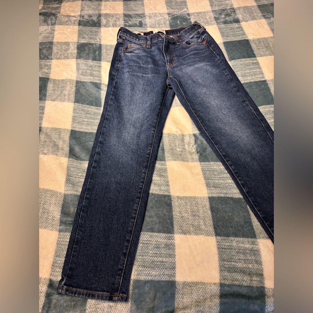 Universal threads. Never worn